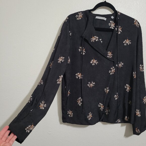 Vince Tossed Bouquet Floral Tie-neck Crinkled Black Blouse Small - Picture 4 of 12